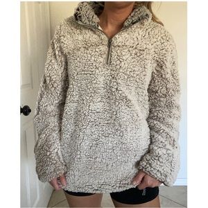 Never worn! Very thick pull-over